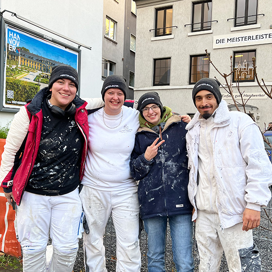 Gruppenfoto_Maler_Dortmund Die Meisterleister GmbH https://www.meisterleister.de/wp-content/uploads/2021/03/Profilbild3.jpg - Handwerk - Handwerker